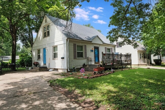 218 Arcadia Dr in Champaign, IL - Building Photo - Building Photo