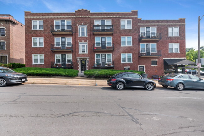 6340 Northwood Ave, Unit 3W in Clayton, MO - Foto de edificio - Building Photo