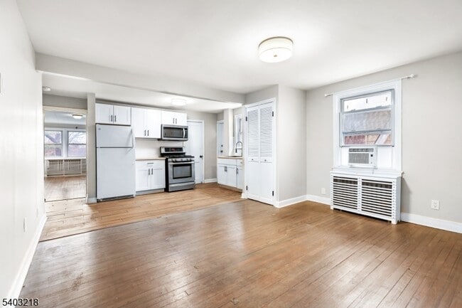 26 Van Ness Terrace in Maplewood, NJ - Foto de edificio - Building Photo