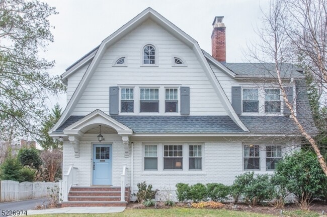 property at 34 Oakwood Ave