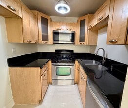120 S Mentor Ave in Pasadena, CA - Building Photo - Building Photo