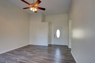 315 Chalet Cir in Clarksville, TN - Building Photo - Building Photo