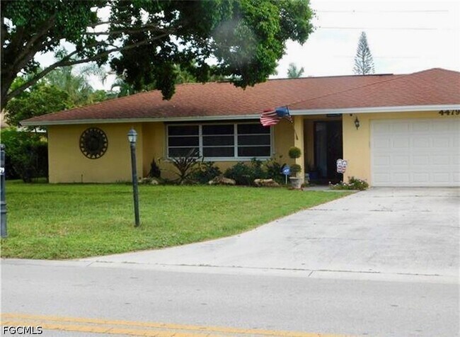 4479 Lakewood Blvd in Naples, FL - Building Photo - Building Photo