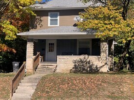 315 E University St in Bloomington, IN - Building Photo