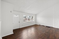 1059 Lake Shore Dr in Camden, NJ - Building Photo - Building Photo