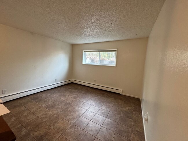 145 W 24th Ave in Anchorage, AK - Building Photo - Building Photo