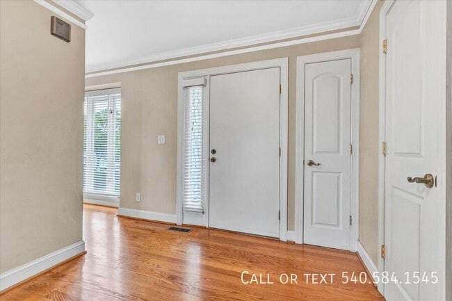 4978 Hunting Hills Cir in Cave Spring, VA - Building Photo - Building Photo