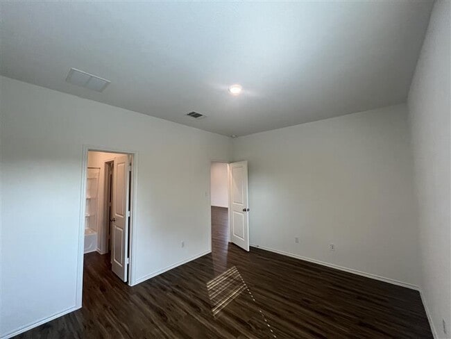 property at 841 Piney Bend
