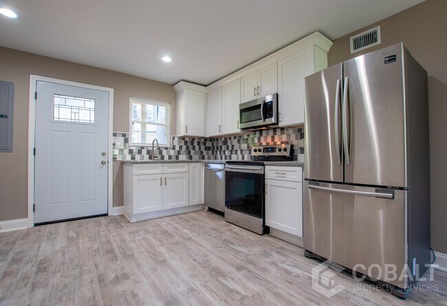 2331 Peachwood Cir NE-Unit -2B in Atlanta, GA - Building Photo - Building Photo