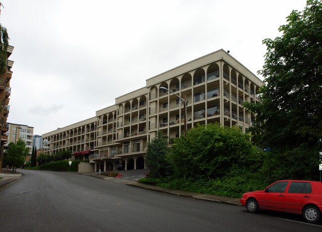 Forum Plaza in Bellevue, WA - Building Photo - Building Photo