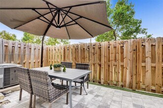 10437 NW 82nd St, Unit 5 in Doral, FL - Building Photo - Building Photo