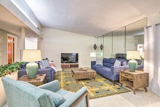 1412 Country Club Rd N in St. Petersburg, FL - Building Photo - Building Photo