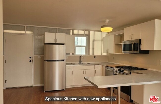 348 Patton St in Los Angeles, CA - Building Photo - Building Photo