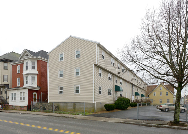 14-18 Jouvette St in New Bedford, MA - Building Photo - Building Photo