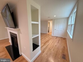 217 W.Market Street in Leesburg, VA - Building Photo - Building Photo