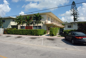 2025 Calais Dr in Miami Beach, FL - Building Photo