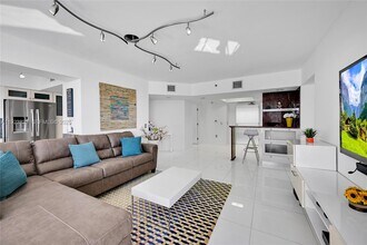 16445 Collins Ave in Sunny Isles Beach, FL - Building Photo - Building Photo