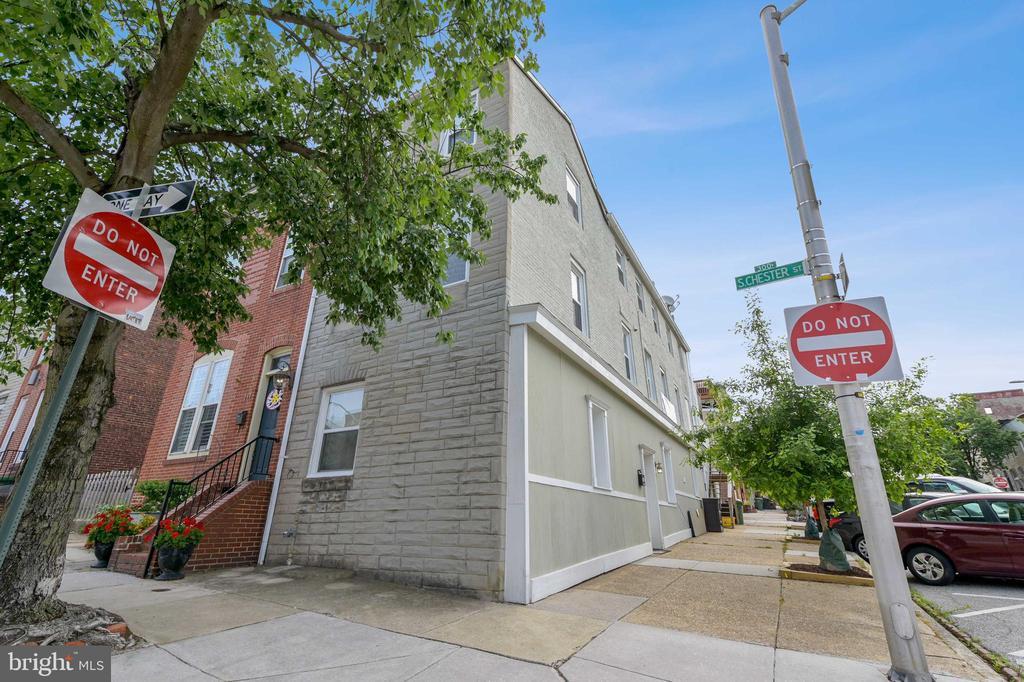 249 S Chester St in Baltimore, MD - Building Photo