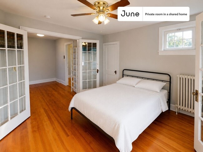 Room in Shared 6 bed/3 bath home in Brookland, Unit A
