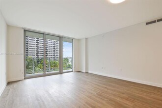 1500 Bay Rd, Unit N-1224 in Miami Beach, FL - Building Photo - Building Photo