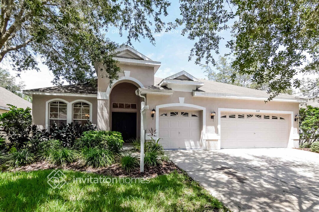 6108 Whimbrelwood Dr in Lithia, FL - Building Photo