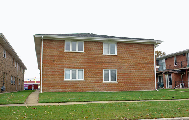 7730 S Harlem Ave in Bridgeview, IL - Foto de edificio - Building Photo