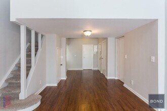 7 E 75th St in New York, NY - Building Photo - Building Photo