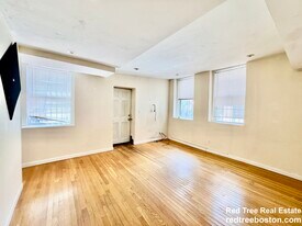 108 Myrtle St, Unit A in Boston, MA - Building Photo