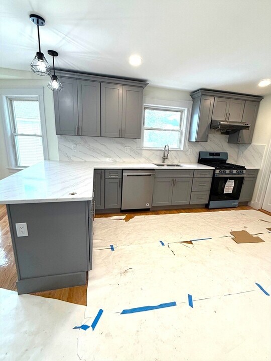 117 Phillips St in Quincy, MA - Building Photo
