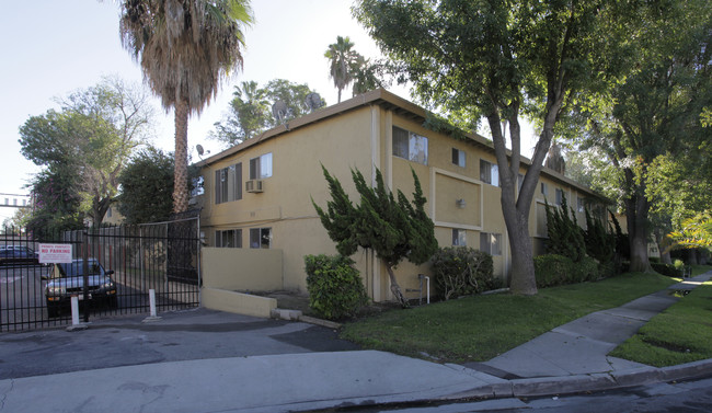 Glen Forest Apartments in Anaheim, CA - Foto de edificio - Building Photo