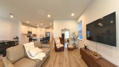 554 Orient Ave in Debary, FL - Building Photo - Building Photo