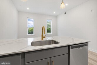 2046 E Lehigh Ave in Philadelphia, PA - Building Photo - Building Photo