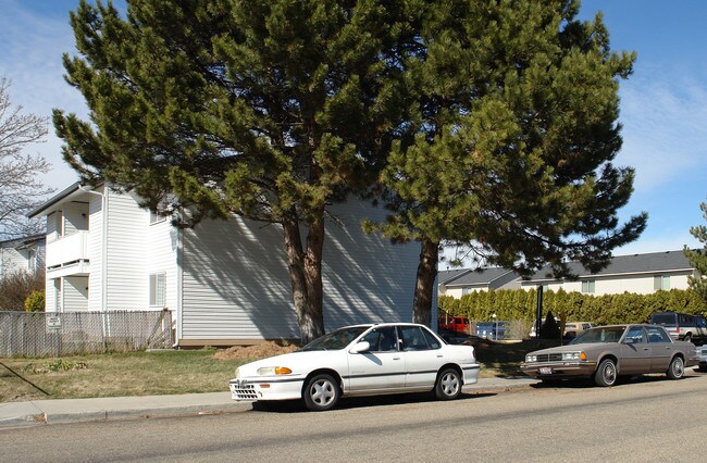 Nottingshire Apartments in Caldwell, ID - Foto de edificio - Building Photo