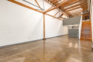 805 E. 7th St. in Long Beach, CA - Building Photo