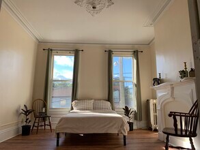 49 13th St, Unit 1 in Troy, NY - Building Photo - Building Photo