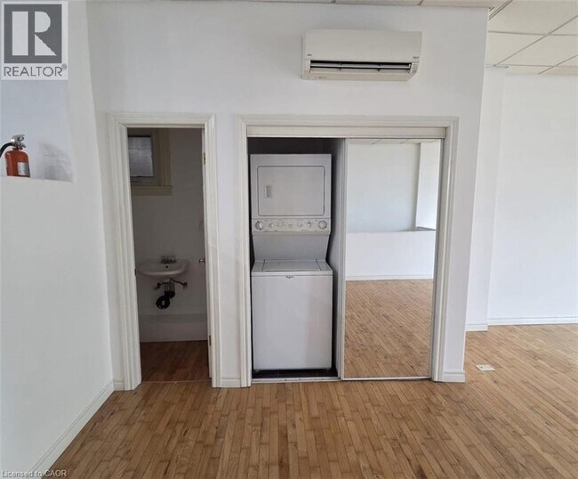 7 King St N in Waterloo, ON - Building Photo - Building Photo