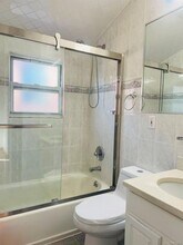 64-48 Cloverdale Blvd in Queens, NY - Building Photo - Building Photo