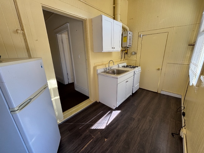 2420 Bryant St in San Francisco, CA - Building Photo - Building Photo
