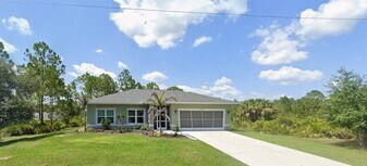 22110 Doris Ave in Port Charlotte, FL - Building Photo