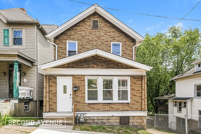 property at 833 Vermont Ave