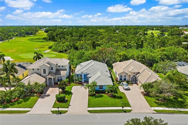 1327 NW Mossy Oak Way in Jensen Beach, FL - Building Photo - Building Photo