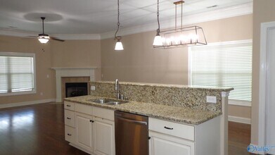 2444 Bell Manor Dr SW in Huntsville, AL - Building Photo - Building Photo