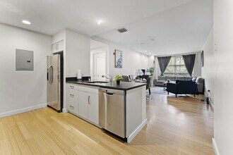 601 Albany St in Boston, MA - Building Photo - Building Photo