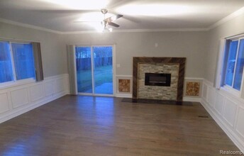 2675 Iowa Dr in Troy, MI - Building Photo - Building Photo