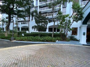 3640 Yacht Club Dr, Unit 103 in Aventura, FL - Foto de edificio - Building Photo
