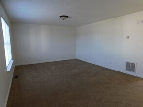 127 Lighthouse Ln in Winchester, VA - Building Photo - Building Photo