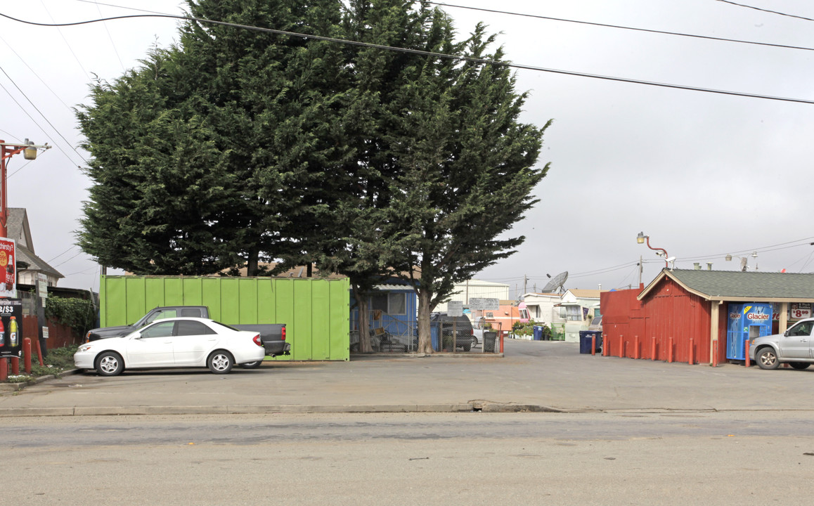 Village Trailer Park in Watsonville, CA - Building Photo