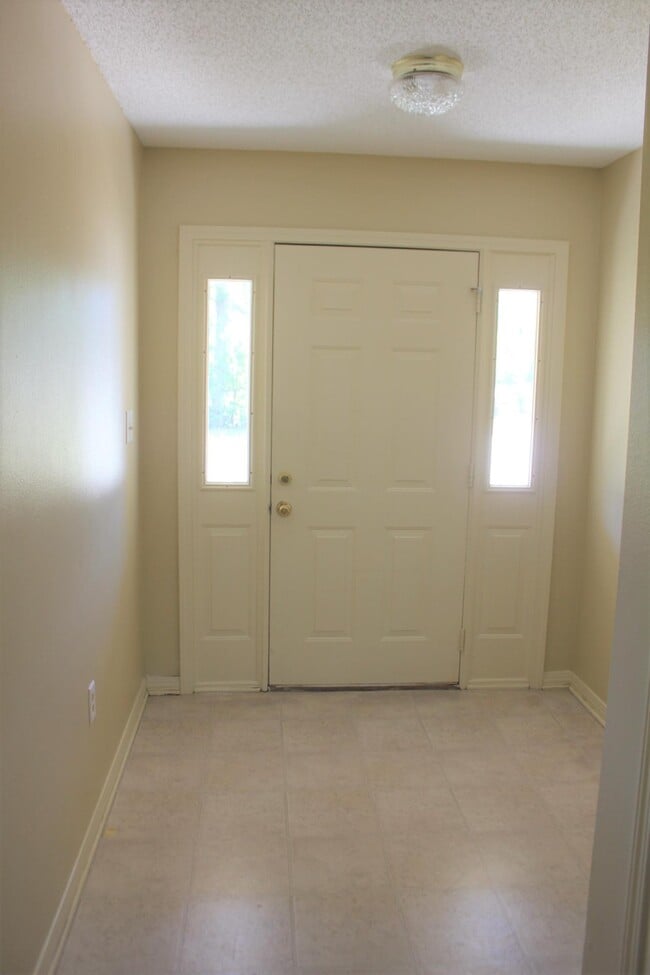 2138 Edgewood Dr in Navarre, FL - Building Photo - Building Photo