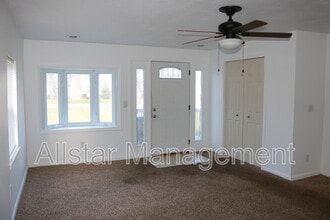 958 Quentin Rd in Eastlake, OH - Building Photo - Building Photo