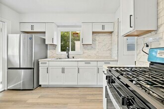 3701 Leybourn Ave in Toledo, OH - Building Photo - Building Photo